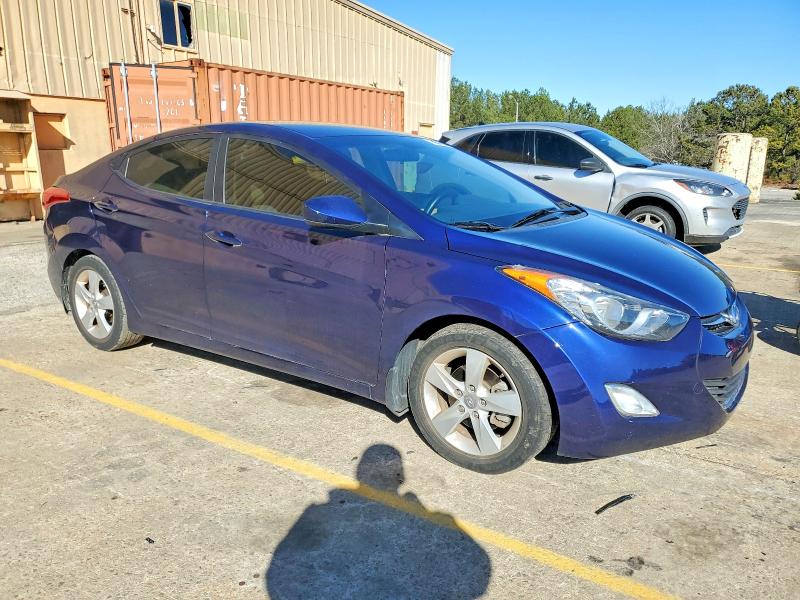 Photo 4 from auction – 2013 HYUNDAI ELANTRA GL with VIN 5NPDH4AE2DH372587