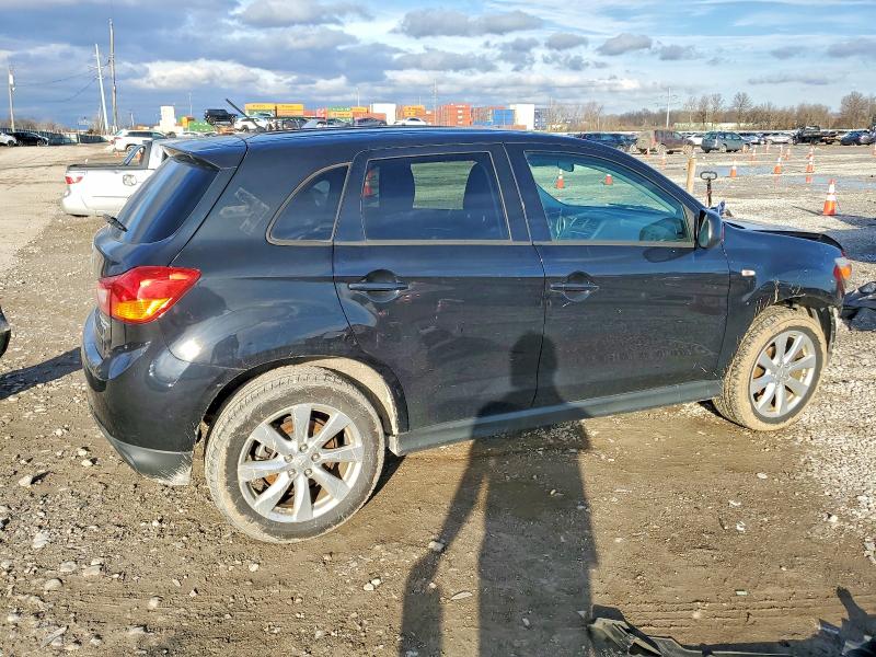 Photo 3 from auction – 2015 MITSUBISHI OUTLANDER with VIN 4A4AP3AU6FE051025