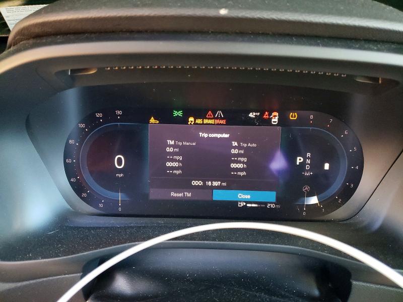 Photo 9 from auction – 2023 VOLVO XC40 PLUS with VIN YV4L12UN4P2090843