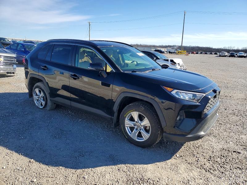 Photo 4 from auction – 2020 TOYOTA RAV4 XLE with VIN JTMP1RFV4LJ029289