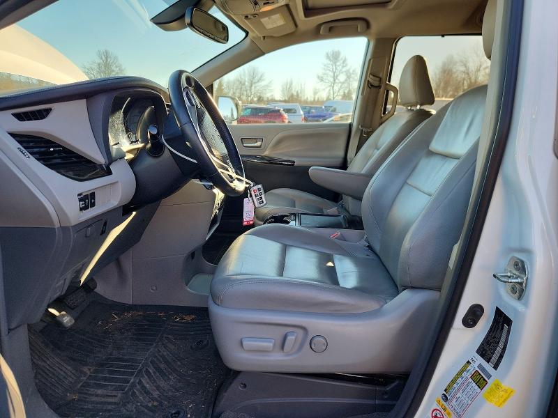 Photo 7 from auction – 2018 TOYOTA SIENNA XLE with VIN 5TDDZ3DC9JS192269