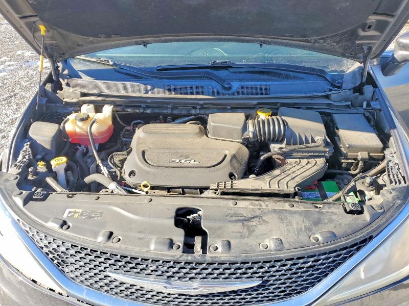 Photo 12 from auction – 2017 CHRYSLER PACIFICA with VIN 2C4RC1EG7HR628147