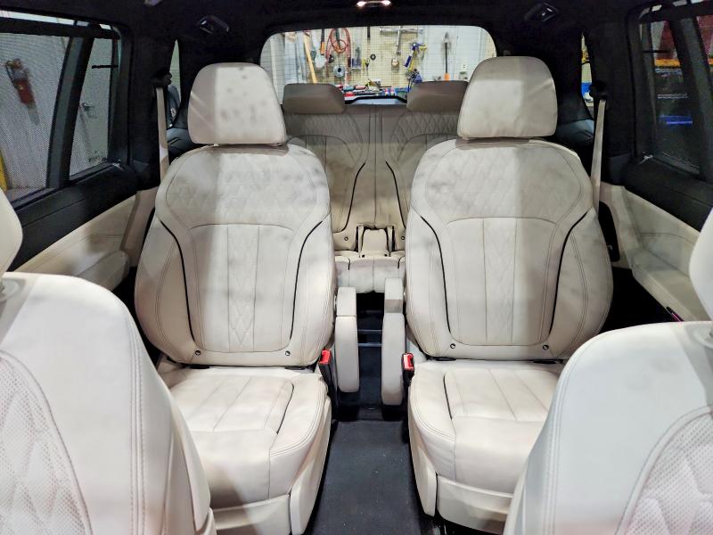 Photo 10 from auction – 2026 BMW X7 M60I with VIN 5UX33EM09T9045559