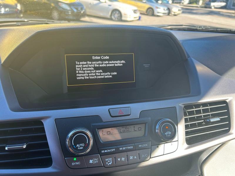 Photo 11 from auction – 2015 HONDA ODYSSEY with VIN 5FNRL5H46FB077923