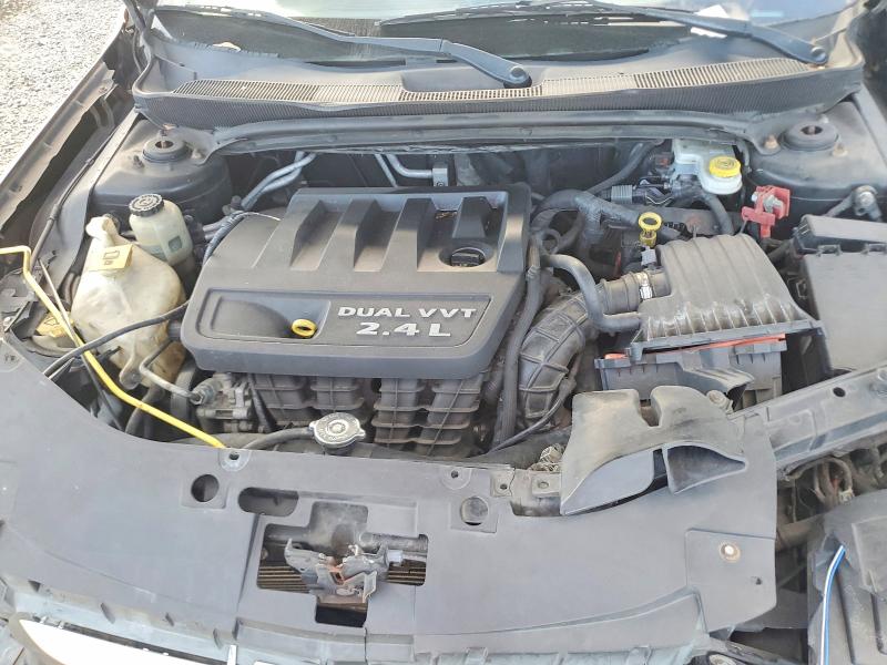 Photo 11 from auction – 2014 CHRYSLER 200 LX with VIN 1C3CCBAB7EN124412
