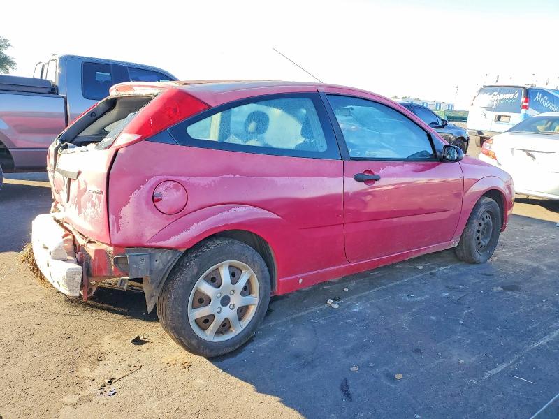 Photo 3 from auction – 2005 FORD FOCUS with VIN 3FAFP31N95R120636