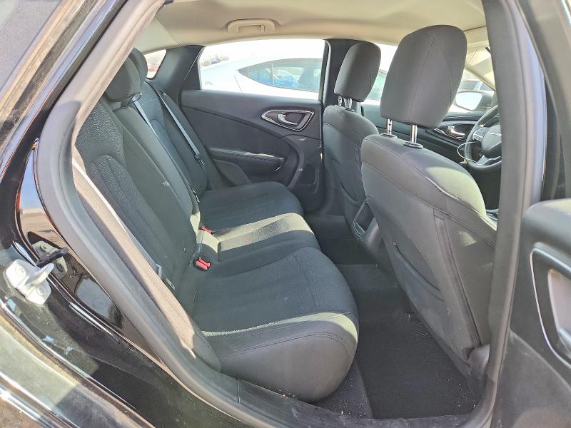 Photo 10 from auction – 2016 CHRYSLER 200 LIMITE with VIN 1C3CCCABXGN104003
