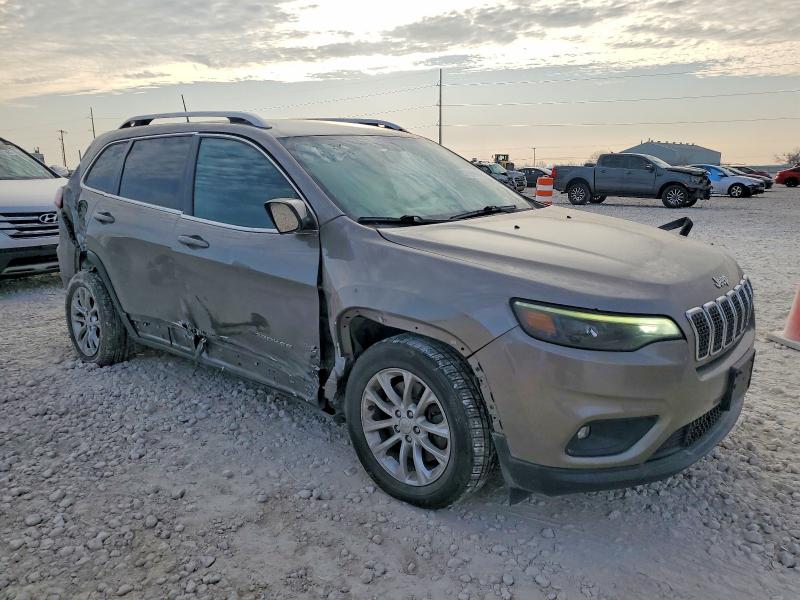 Photo 4 from auction – 2019 JEEP CHEROKEE L with VIN 1C4PJLCB8KD205393