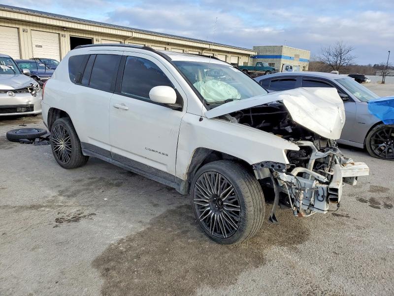 Photo 4 from auction – 2017 JEEP COMPASS LA with VIN 1C4NJCEA2HD132154