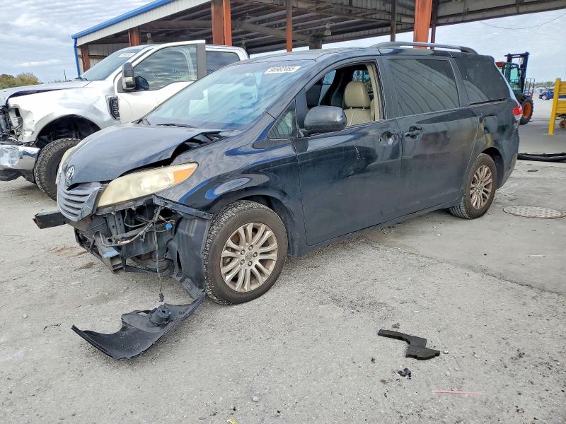 Photo 1 from auction – 2011 TOYOTA SIENNA XLE with VIN 5TDYK3DC8BS110166