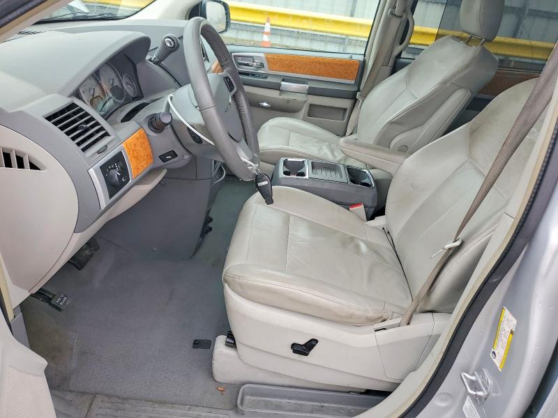 Photo 7 from auction – 2008 CHRYSLER TOWN & COU with VIN 2A8HR64X78R613343