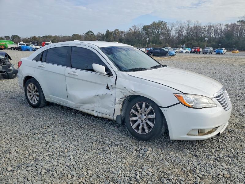 Photo 4 from auction – 2012 CHRYSLER 200 with VIN 1C3CCBBB8CN230363