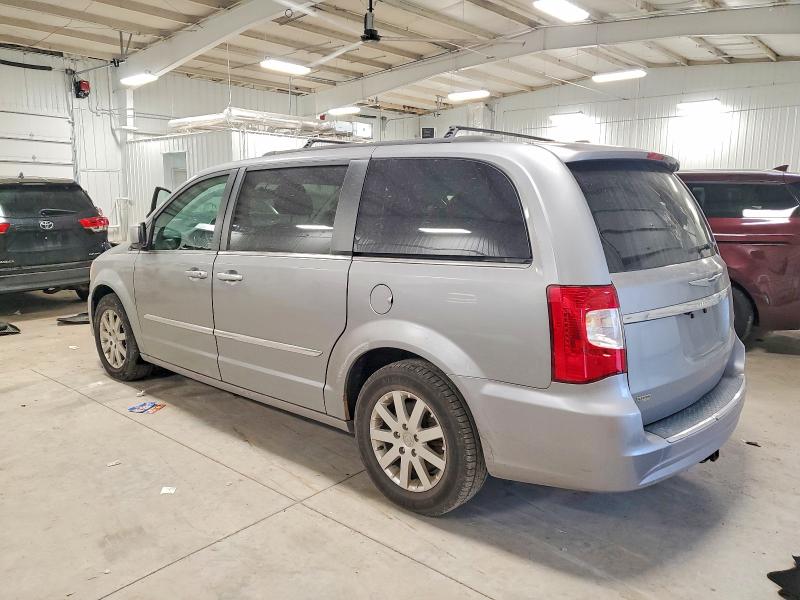 Photo 2 from auction – 2015 CHRYSLER TOWN & COU with VIN 2C4RC1BG3FR510159