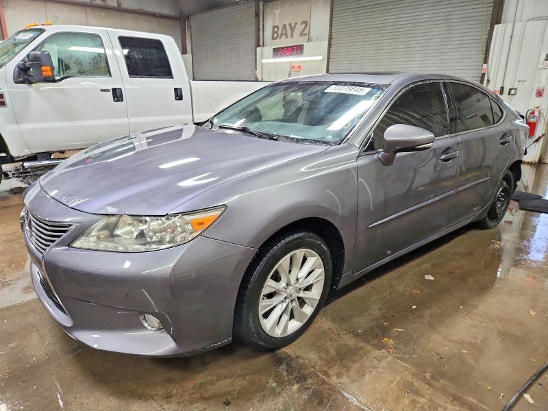 LEXUS ES 300H 2013 مع رقم تعريف المركبة JTHBW1GGXD2022015 - صورة من المزاد