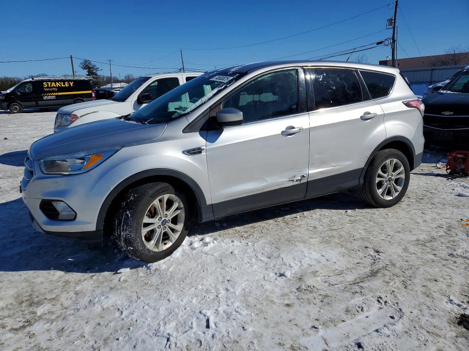 FORD ESCAPE 2017 with VIN 1FMCU0GD5HUB22024 - Photo from auction