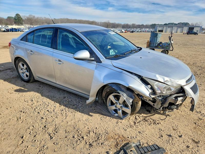 Photo 4 from auction – 2014 CHEVROLET CRUZE with VIN 1G1PC5SB4E7361868