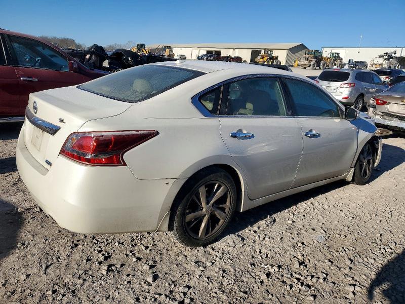 Photo 3 from auction – 2013 NISSAN ALTIMA 2.5 with VIN 1N4AL3AP4DC290018
