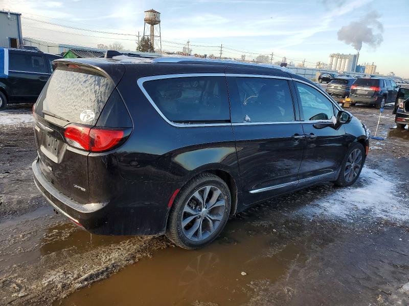 Photo 3 from auction – 2018 CHRYSLER PACIFICA L with VIN 2C4RC1GG2JR103743