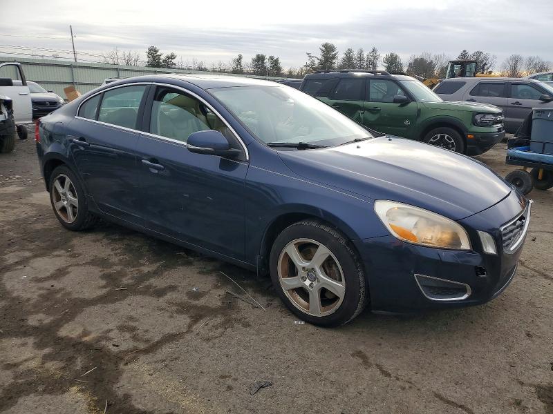 Foto 4 de la subasta – 2012 VOLVO S60 T5 con VIN YV1622FS2C2113671