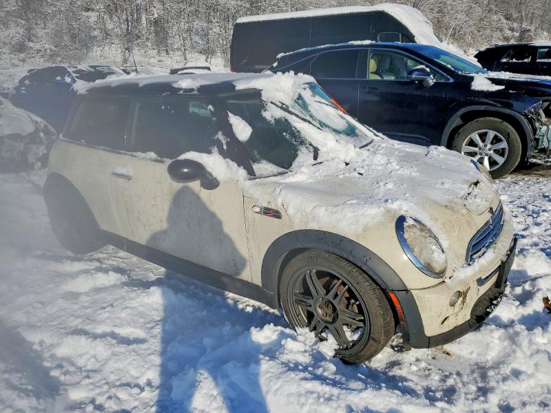 Фото 4 с аукциона – 2005 MINI COOPER с VIN WMWRE33505TG96737