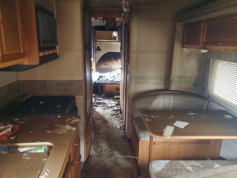 Photo 6 from auction – 2003 WINNEBAGO MOTORHOME with VIN 1FCMF53S730A01869