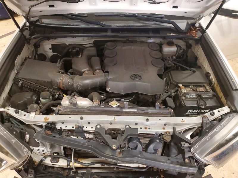 Photo 11 from auction – 2014 TOYOTA 4RUNNER SR with VIN JTEBU5JR7E5175293