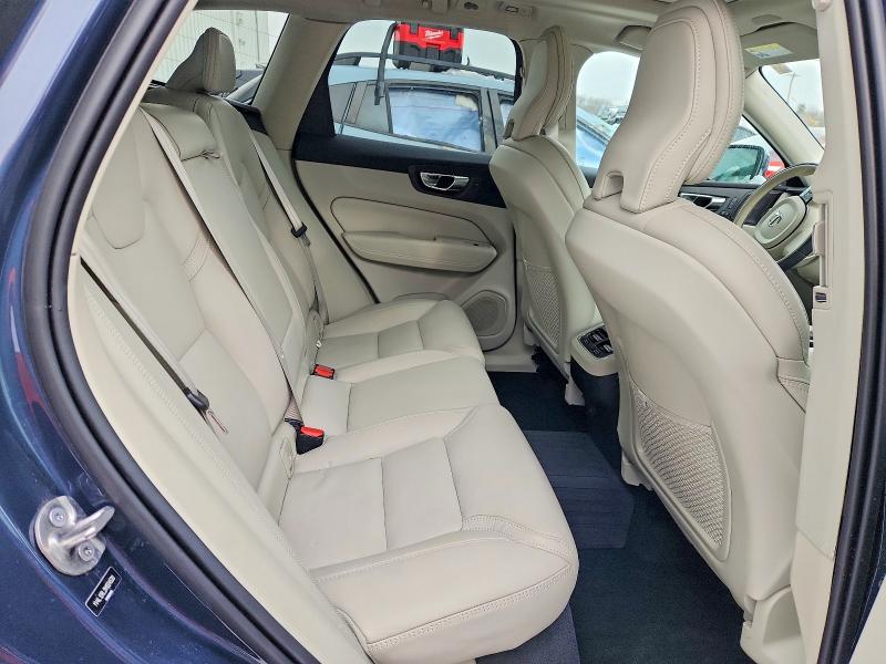 Photo 10 from auction – 2022 VOLVO XC60 B5 IN with VIN YV4L12RL2N1024530