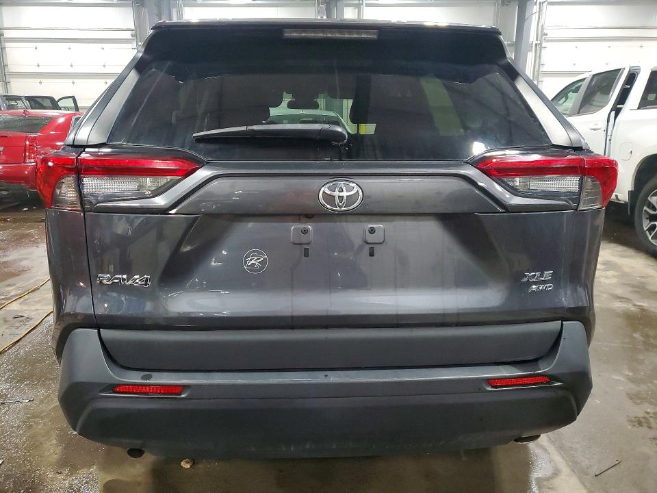 Photo 6 from auction – 2020 TOYOTA RAV4 XLE with VIN 2T3P1RFV8LC080085