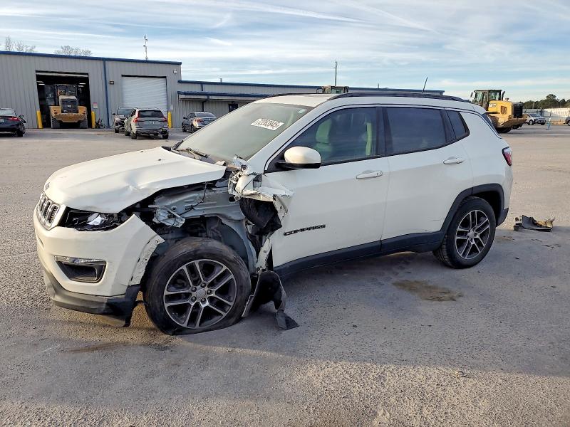 JEEP COMPASS LA 2019 with VIN 3C4NJCBB9KT706490 - Photo from auction