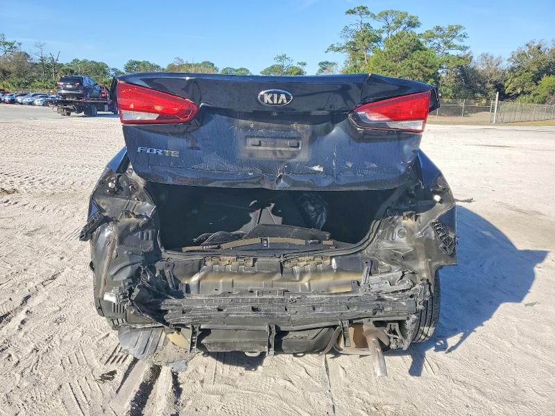 Photo 6 from auction – 2017 KIA FORTE LX with VIN 3KPFL4A78HE023727