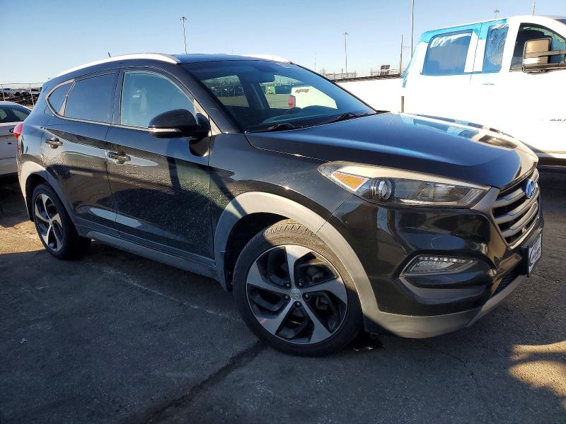 Photo 4 from auction – 2016 HYUNDAI TUCSON with VIN KM8J33A28GU220904