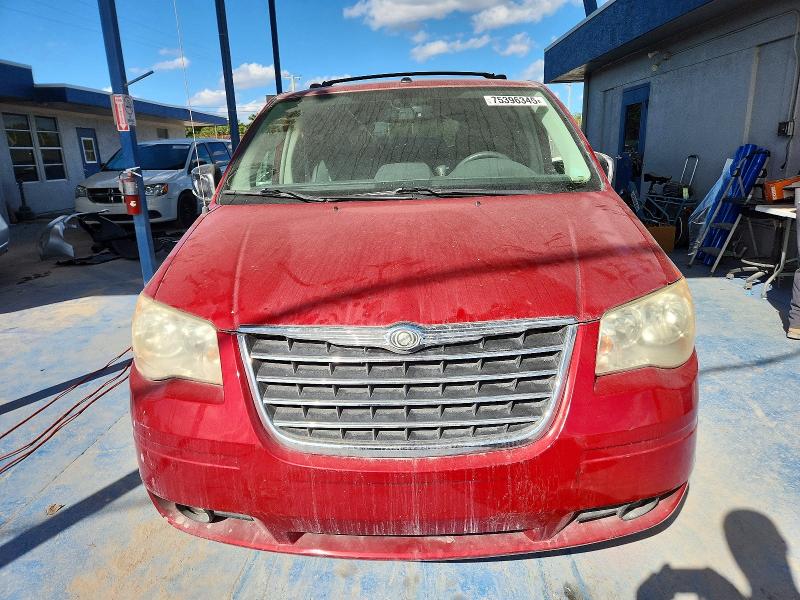 Photo 5 from auction – 2010 CHRYSLER TOWN & COU with VIN 2A4RR5D19AR150316