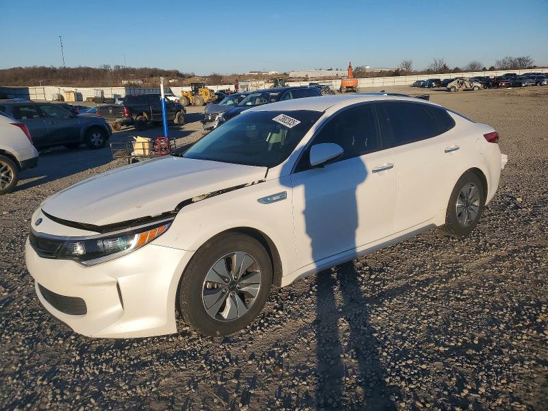 KIA OPTIMA HYB 2017 مع رقم تعريف المركبة KNAGT4LE7H5010296 - صورة من المزاد