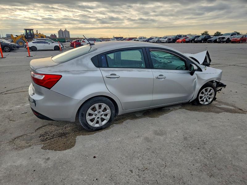 Photo 3 from auction – 2015 KIA RIO with VIN KNADM4A33F6449858