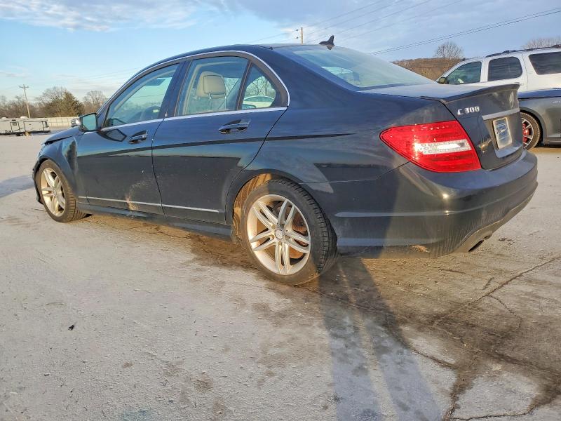 Photo 2 from auction – 2013 MERCEDES-BENZ C 300 4MAT with VIN WDDGF8AB5DR286608
