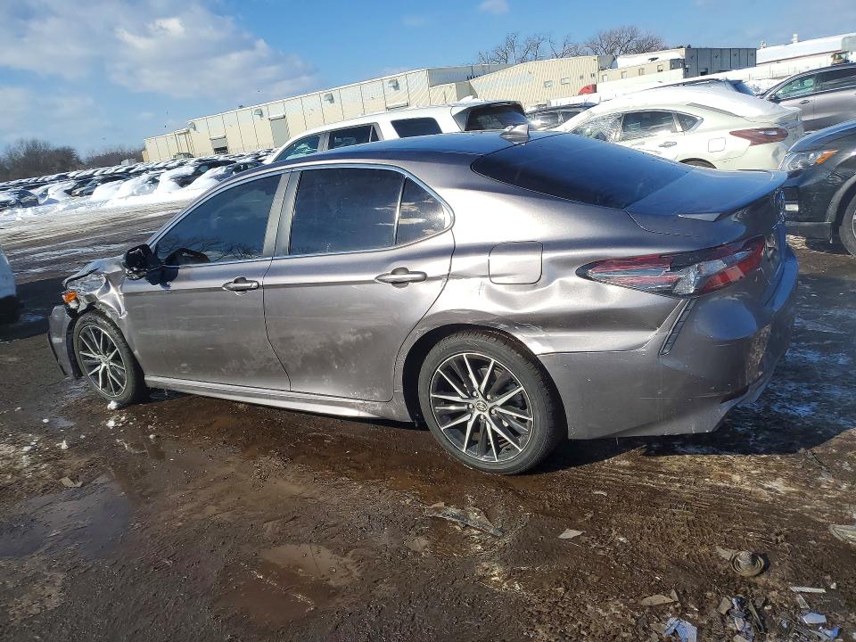 Photo 2 from auction – 2024 TOYOTA CAMRY with VIN 4T1G11AK2RU242002