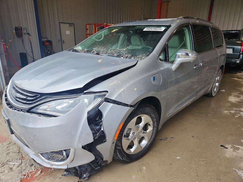 CHRYSLER PACIFICA 2018 with VIN 2C4RC1N70JR213144 - Photo from auction