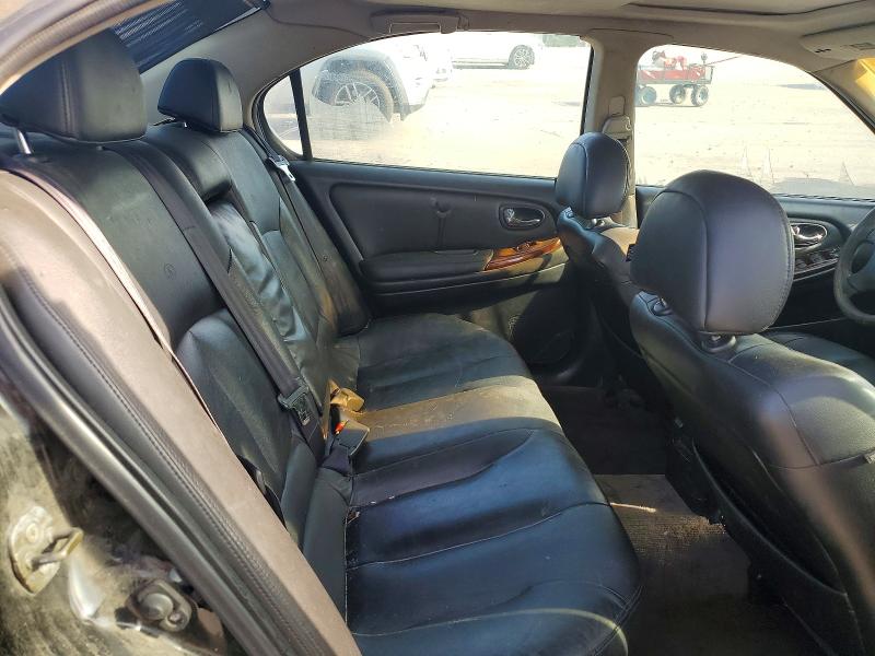 Photo 10 from auction – 2000 INFINITI I30 with VIN JNKCA31A3YT125764