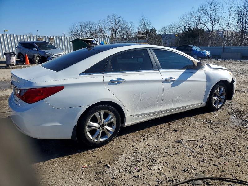 Photo 3 from auction – 2012 HYUNDAI SONATA SE with VIN 5NPEC4AC0CH366755