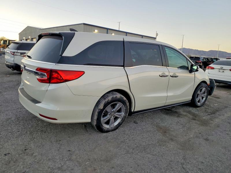 Photo 3 from auction – 2018 HONDA ODYSSEY with VIN 5FNRL6H70JB096962
