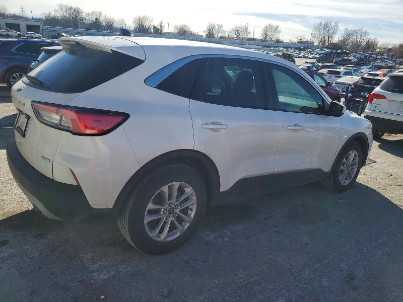 Photo 3 from auction – 2020 FORD ESCAPE SE with VIN 1FMCU0G63LUB03689