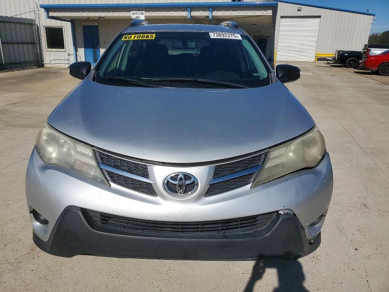 Photo 5 from auction – 2015 TOYOTA RAV4 with VIN JTMZFREV4FJ033987
