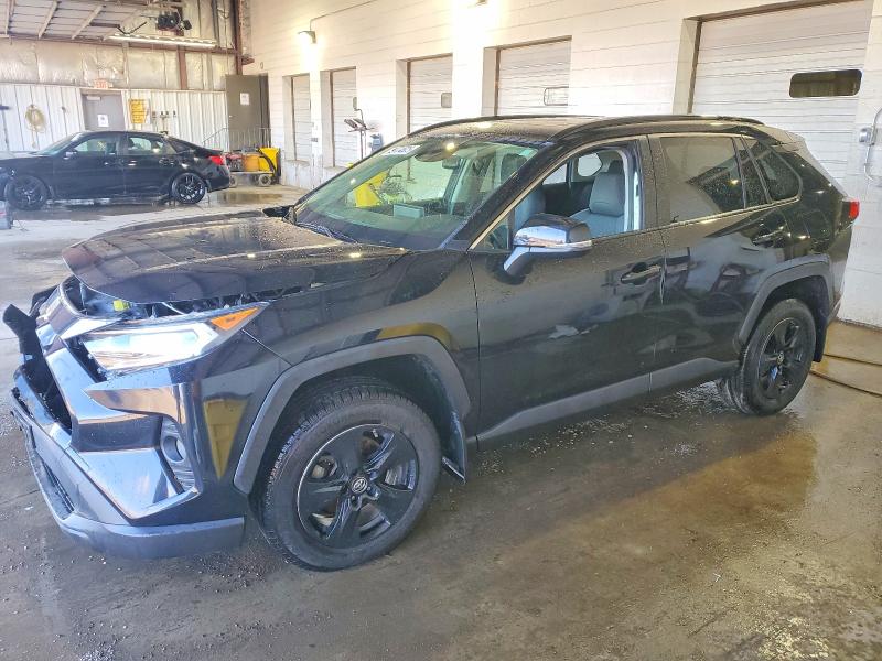 TOYOTA RAV4 XLE 2019 with VIN JTMP1RFV0KD006461 - Photo from auction