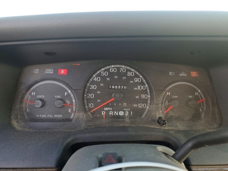 Photo 9 from auction – 2003 FORD CROWN VICT with VIN 2FAFP74W73X146484