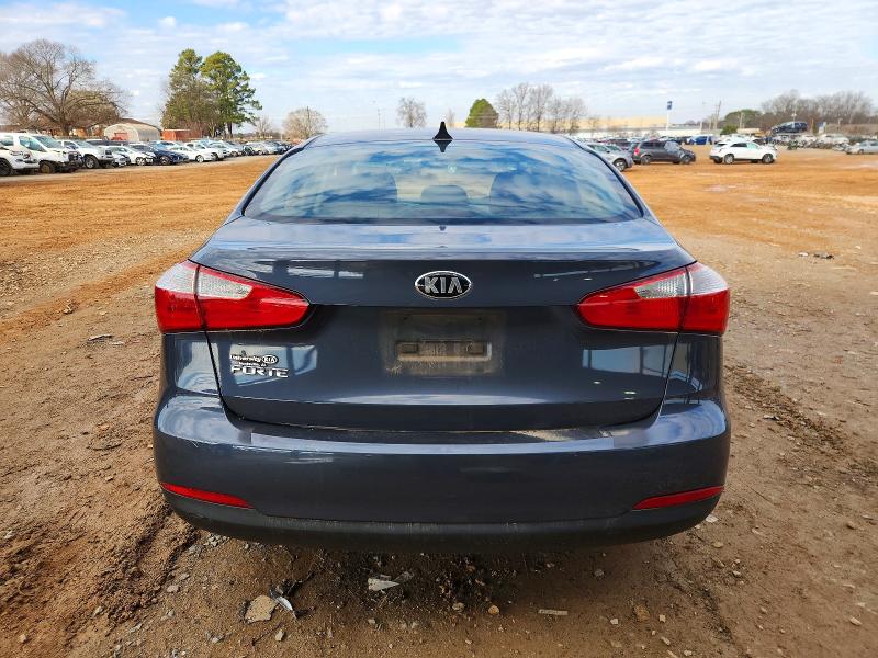 Photo 6 from auction – 2016 KIA FORTE LX with VIN KNAFK4A60G5570024