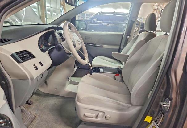 Photo 7 from auction – 2012 TOYOTA SIENNA LE with VIN 5TDKK3DC7CS277156