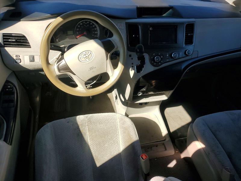 Photo 8 from auction – 2011 TOYOTA SIENNA with VIN 5TDZK3DC4BS019352