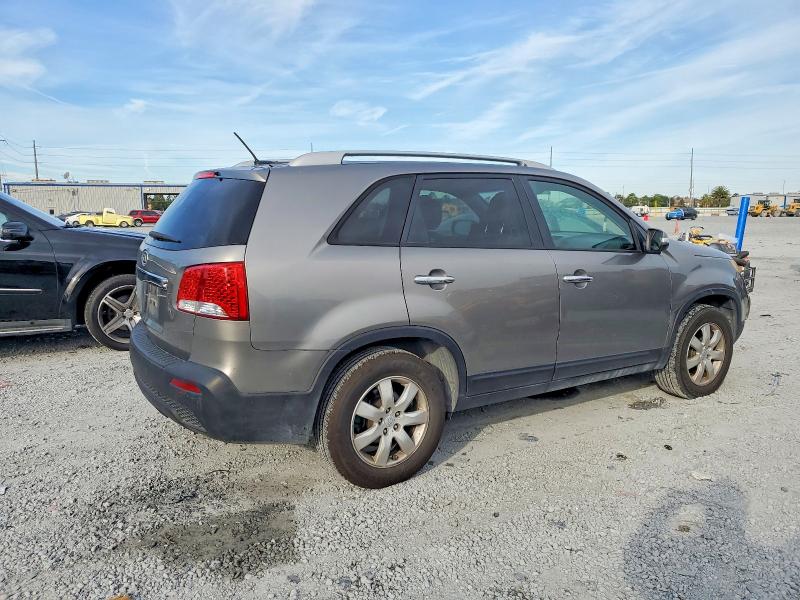 Photo 3 from auction – 2011 KIA SORENTO BA with VIN 5XYKT3A11BG131203