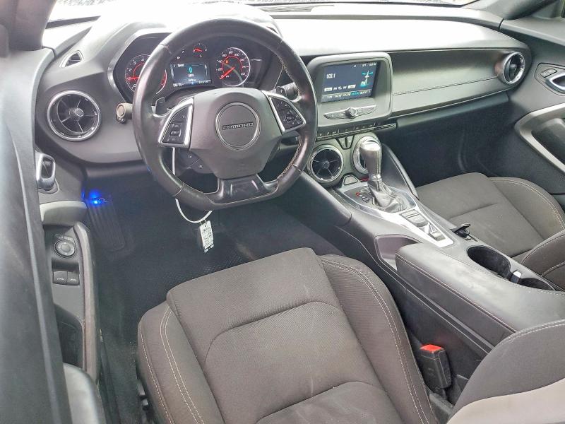 Photo 8 from auction – 2018 CHEVROLET CAMARO LT with VIN 1G1FB1RX8J0122142