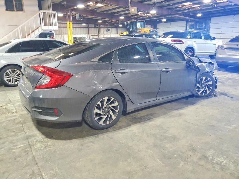 Photo 3 from auction – 2016 HONDA CIVIC with VIN 19XFC2F76GE031885